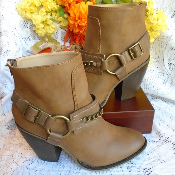 Candie's Shoes - Candie's Brown Booties